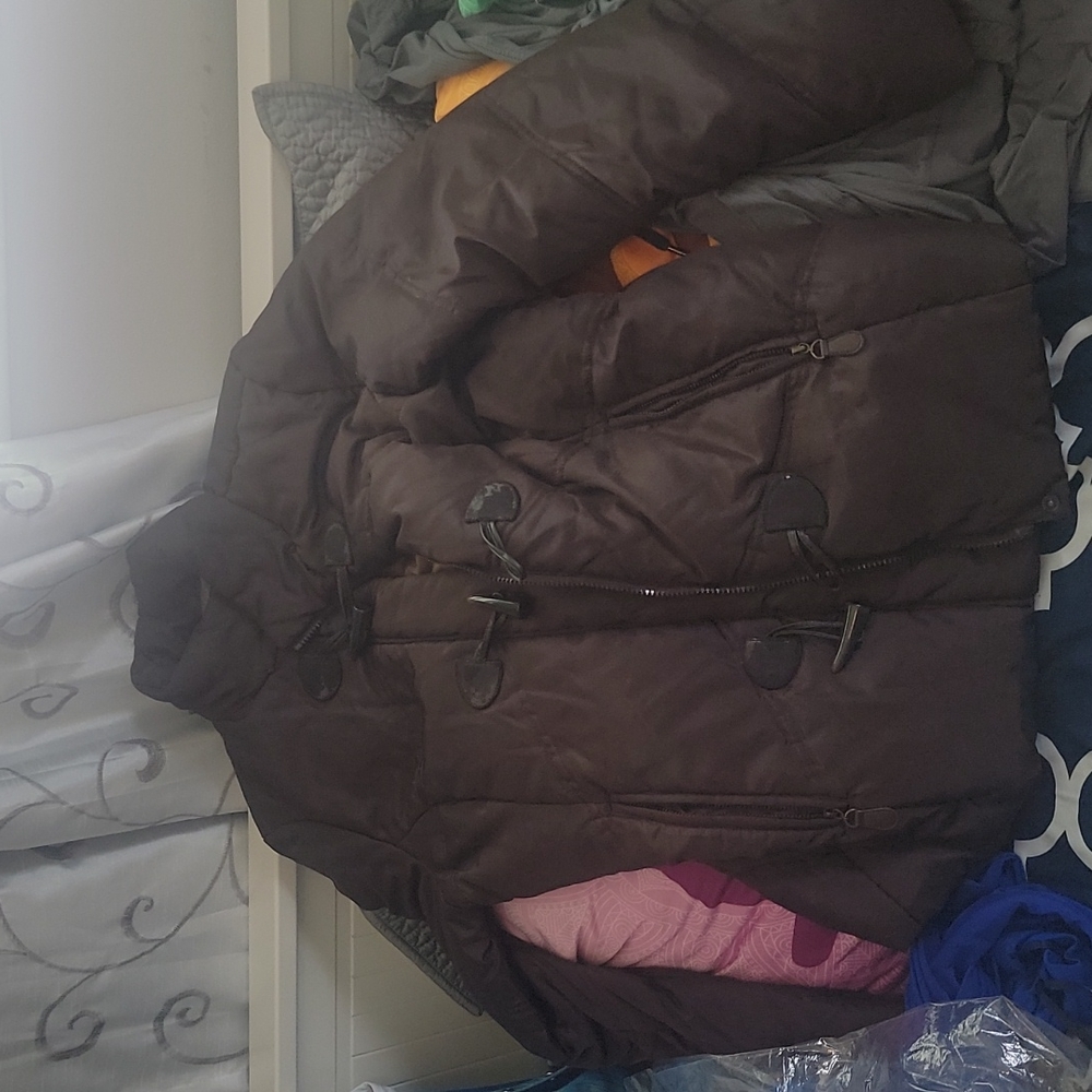 Liz Claiborne brown puffer jacket